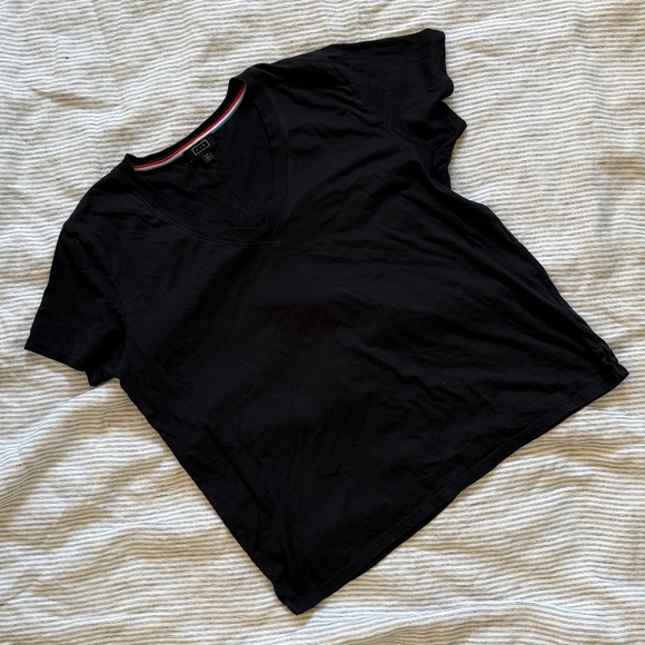 AYR V-Neck Tee, size L, Black - Picture 4 of 6